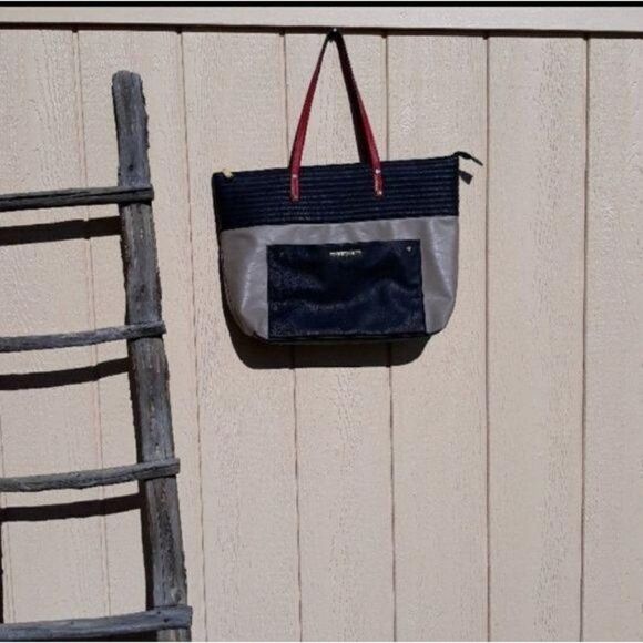 Steve Madden Tote Large Black Quilted Tan Red Strap Shoulder Bag Zip Closure - Picture 8 of 8